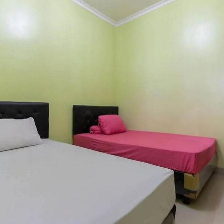 ホテル Kostawira Syariah Bintaro Mitra Reddoorz Mencil エクステリア 写真