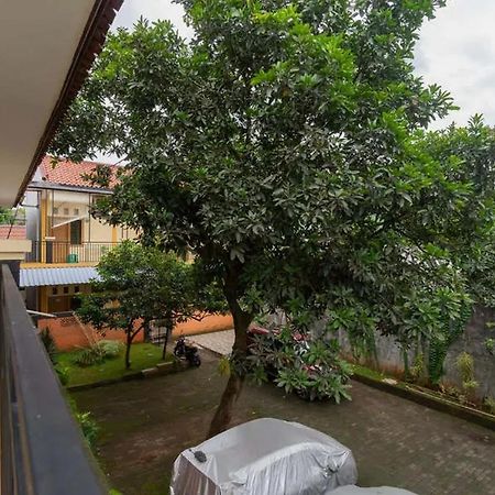 ホテル Kostawira Syariah Bintaro Mitra Reddoorz Mencil エクステリア 写真